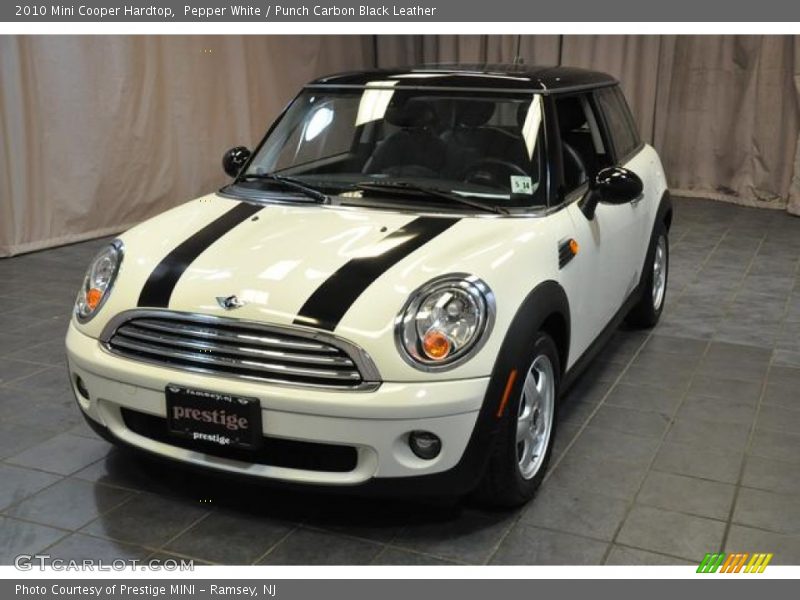 Pepper White / Punch Carbon Black Leather 2010 Mini Cooper Hardtop