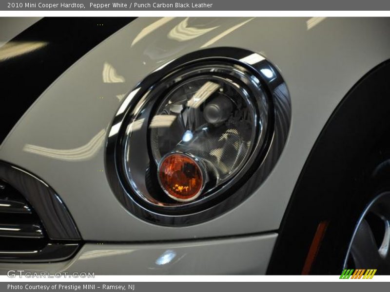 Pepper White / Punch Carbon Black Leather 2010 Mini Cooper Hardtop