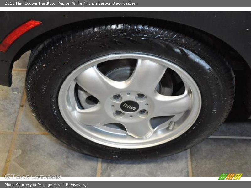 Pepper White / Punch Carbon Black Leather 2010 Mini Cooper Hardtop