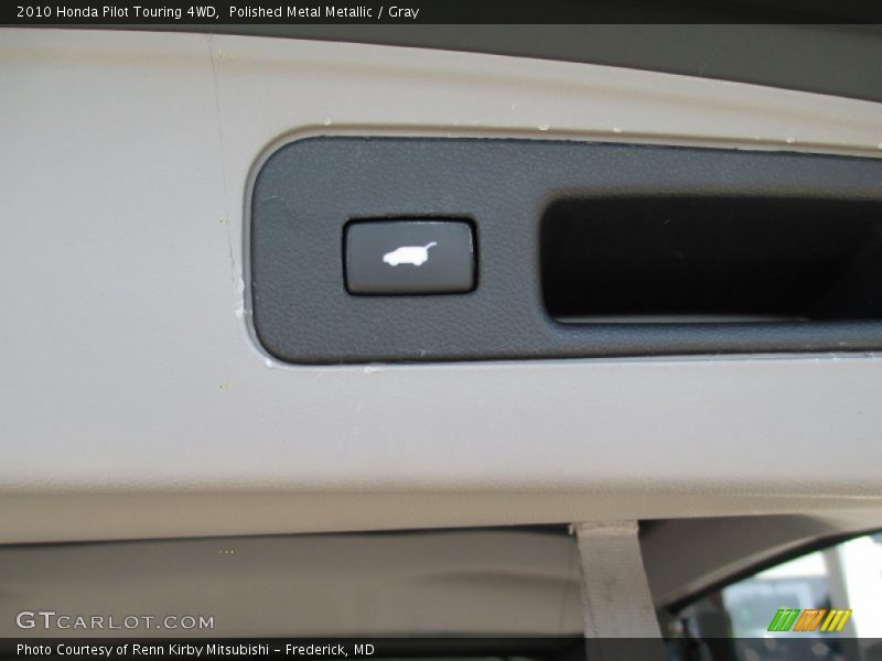 Polished Metal Metallic / Gray 2010 Honda Pilot Touring 4WD