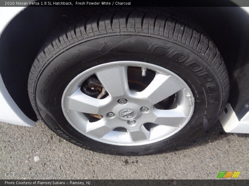 Fresh Powder White / Charcoal 2010 Nissan Versa 1.8 SL Hatchback