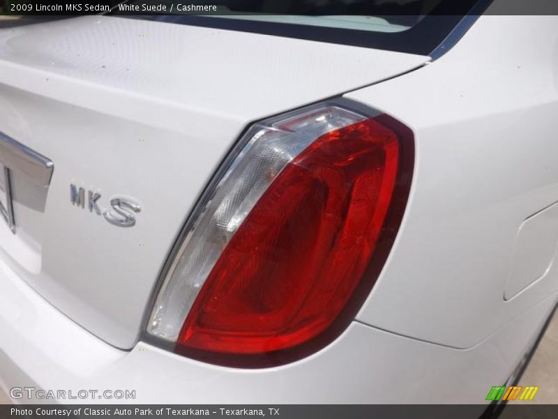 White Suede / Cashmere 2009 Lincoln MKS Sedan