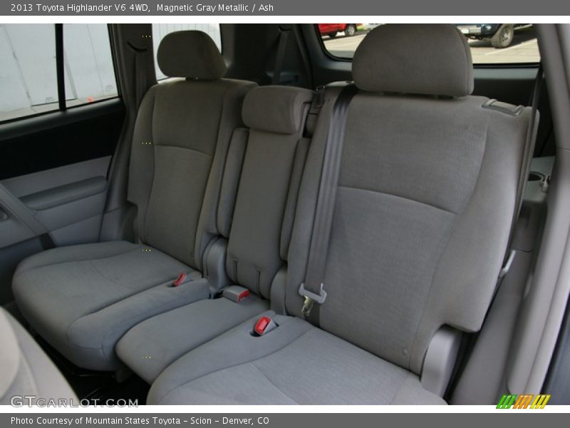 Magnetic Gray Metallic / Ash 2013 Toyota Highlander V6 4WD