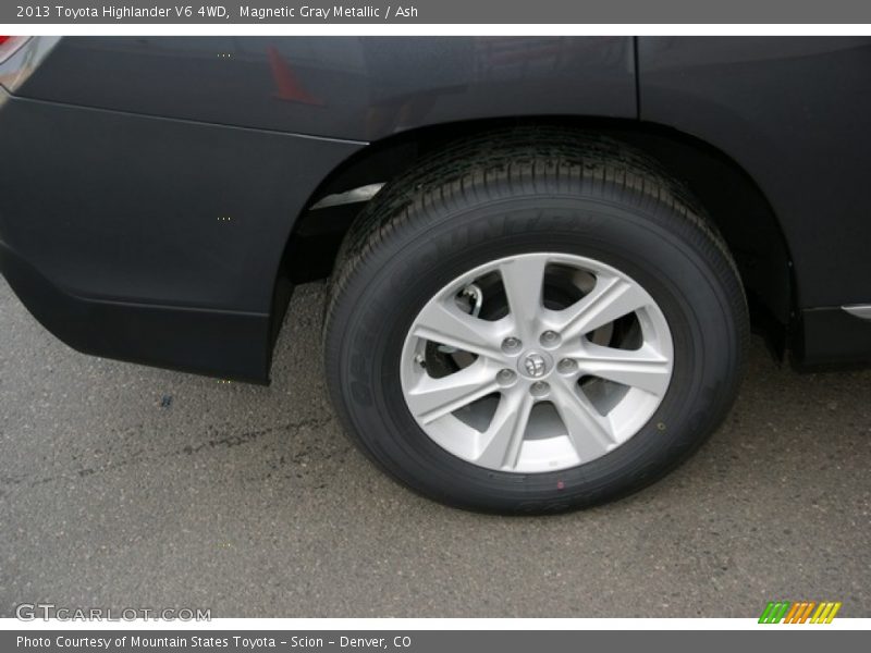 Magnetic Gray Metallic / Ash 2013 Toyota Highlander V6 4WD