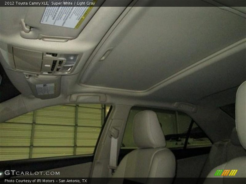 Super White / Light Gray 2012 Toyota Camry XLE