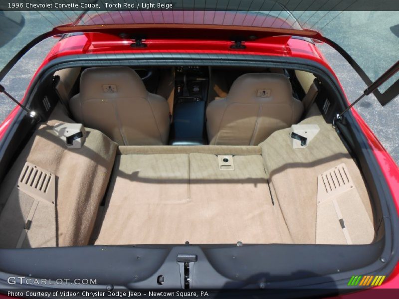 Torch Red / Light Beige 1996 Chevrolet Corvette Coupe