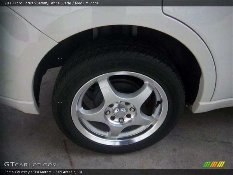 White Suede / Medium Stone 2010 Ford Focus S Sedan