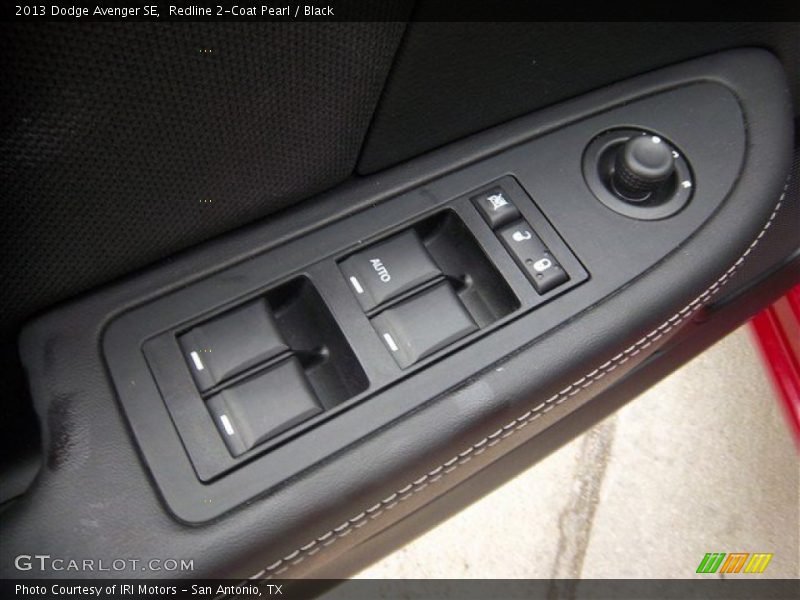 Redline 2-Coat Pearl / Black 2013 Dodge Avenger SE