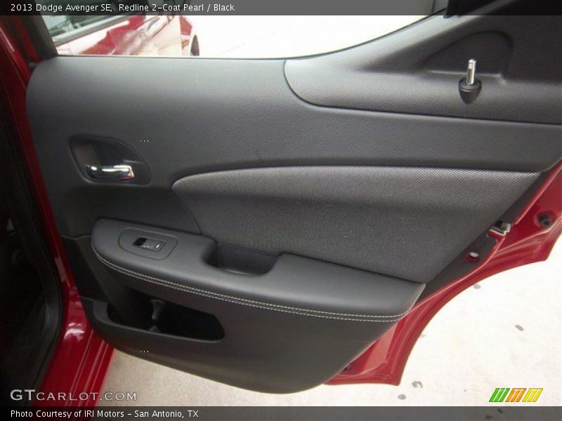 Redline 2-Coat Pearl / Black 2013 Dodge Avenger SE