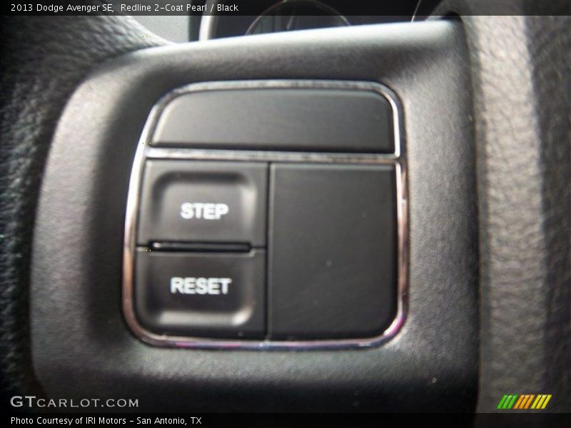 Redline 2-Coat Pearl / Black 2013 Dodge Avenger SE