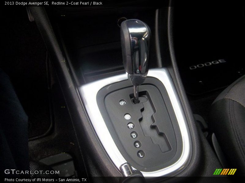 Redline 2-Coat Pearl / Black 2013 Dodge Avenger SE