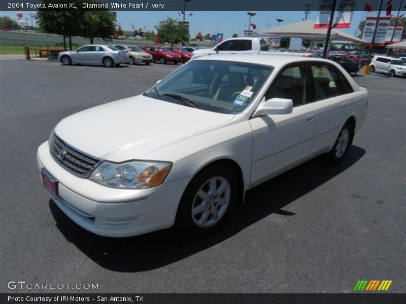 Diamond White Pearl / Ivory 2004 Toyota Avalon XL