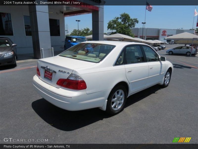 Diamond White Pearl / Ivory 2004 Toyota Avalon XL