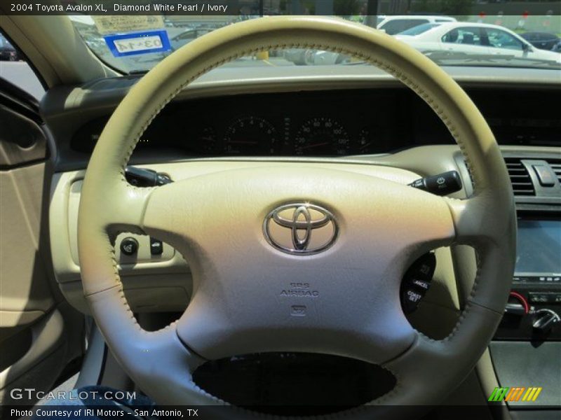 Diamond White Pearl / Ivory 2004 Toyota Avalon XL