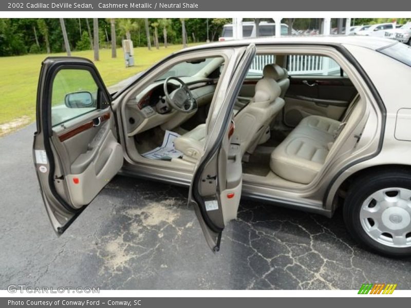 Cashmere Metallic / Neutral Shale 2002 Cadillac DeVille Sedan