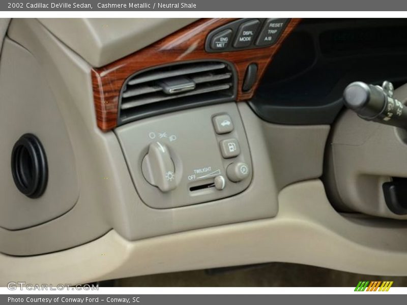 Cashmere Metallic / Neutral Shale 2002 Cadillac DeVille Sedan