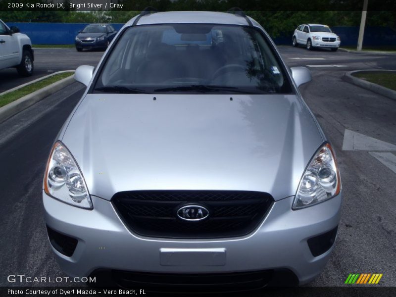Bright Silver / Gray 2009 Kia Rondo LX