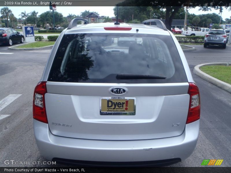 Bright Silver / Gray 2009 Kia Rondo LX