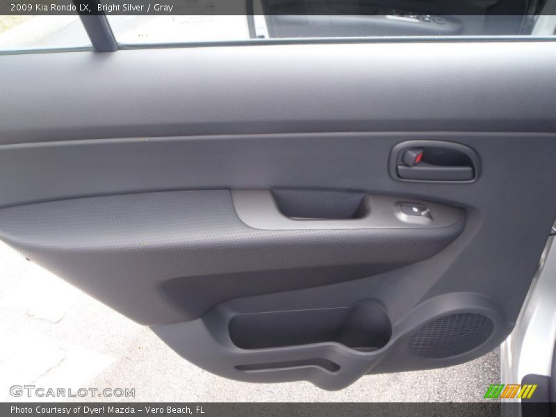 Bright Silver / Gray 2009 Kia Rondo LX