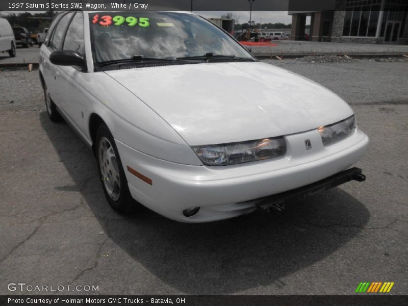 White / Gray 1997 Saturn S Series SW2 Wagon