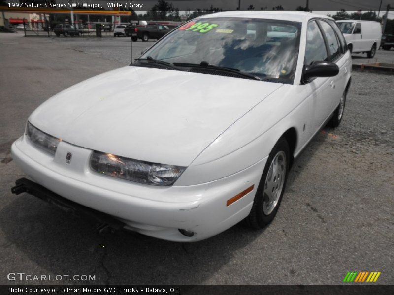 White / Gray 1997 Saturn S Series SW2 Wagon