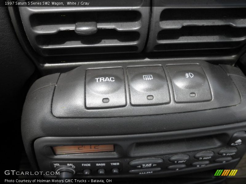 White / Gray 1997 Saturn S Series SW2 Wagon