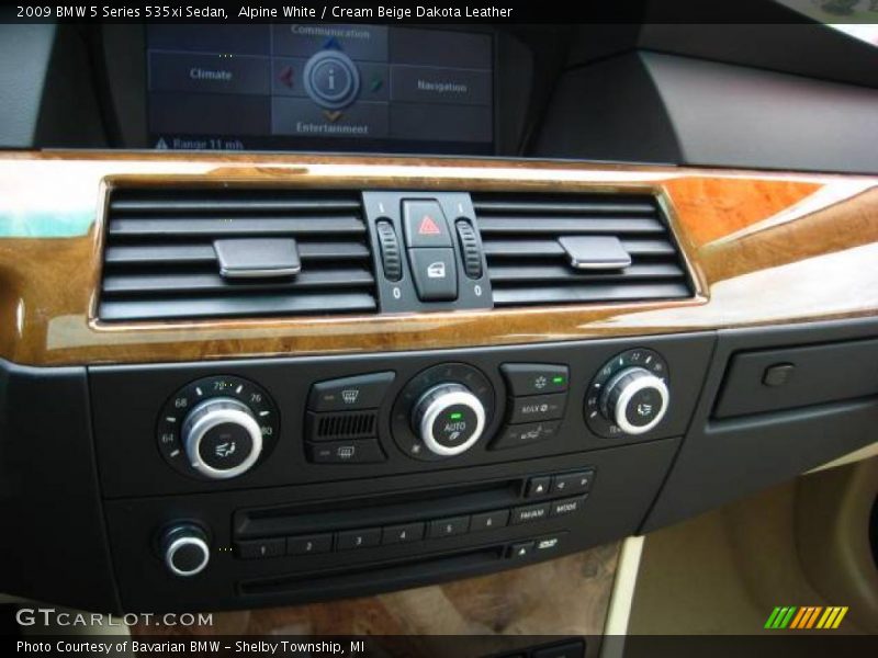 Alpine White / Cream Beige Dakota Leather 2009 BMW 5 Series 535xi Sedan