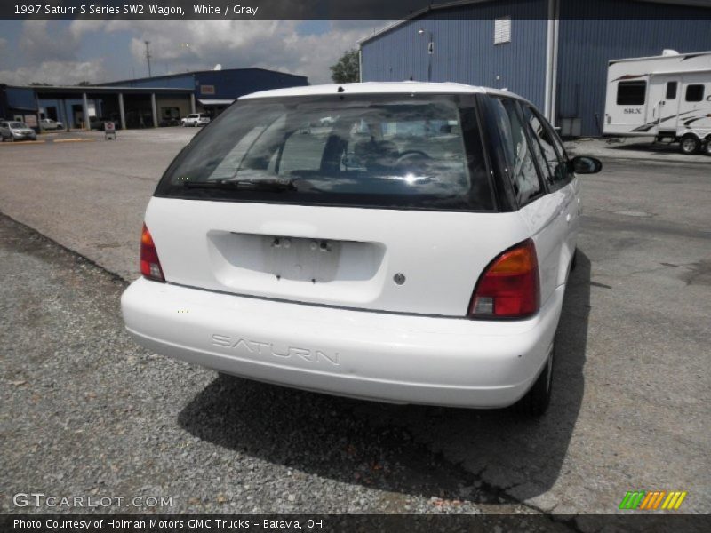 White / Gray 1997 Saturn S Series SW2 Wagon