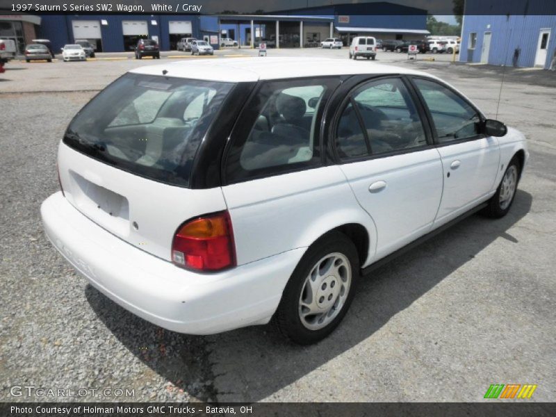 White / Gray 1997 Saturn S Series SW2 Wagon