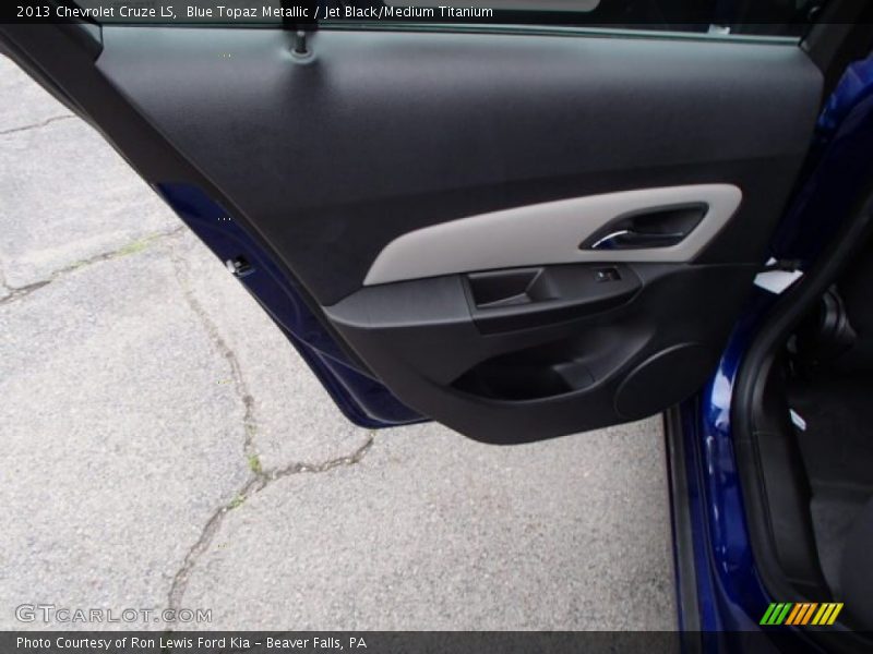 Blue Topaz Metallic / Jet Black/Medium Titanium 2013 Chevrolet Cruze LS