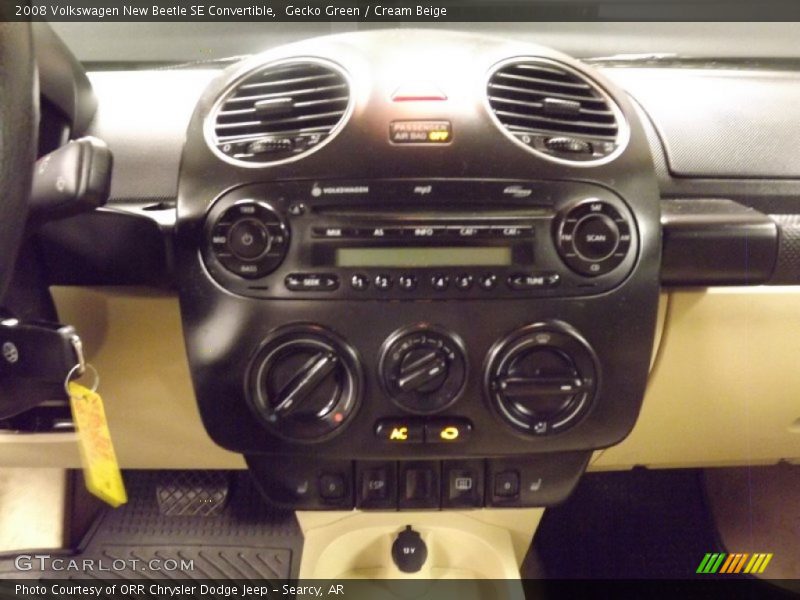 Gecko Green / Cream Beige 2008 Volkswagen New Beetle SE Convertible