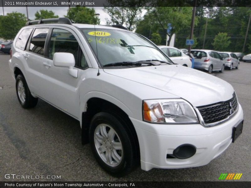 White Pearl / Black 2011 Mitsubishi Endeavor LS