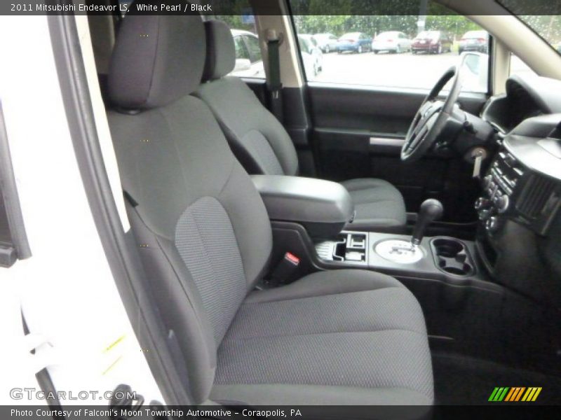 White Pearl / Black 2011 Mitsubishi Endeavor LS