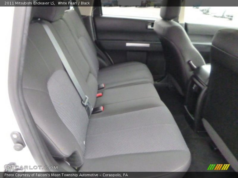 White Pearl / Black 2011 Mitsubishi Endeavor LS