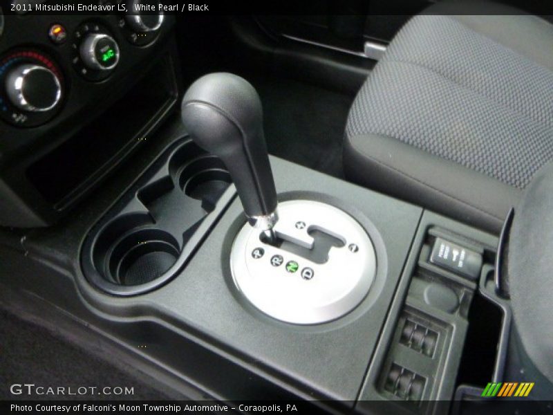 White Pearl / Black 2011 Mitsubishi Endeavor LS