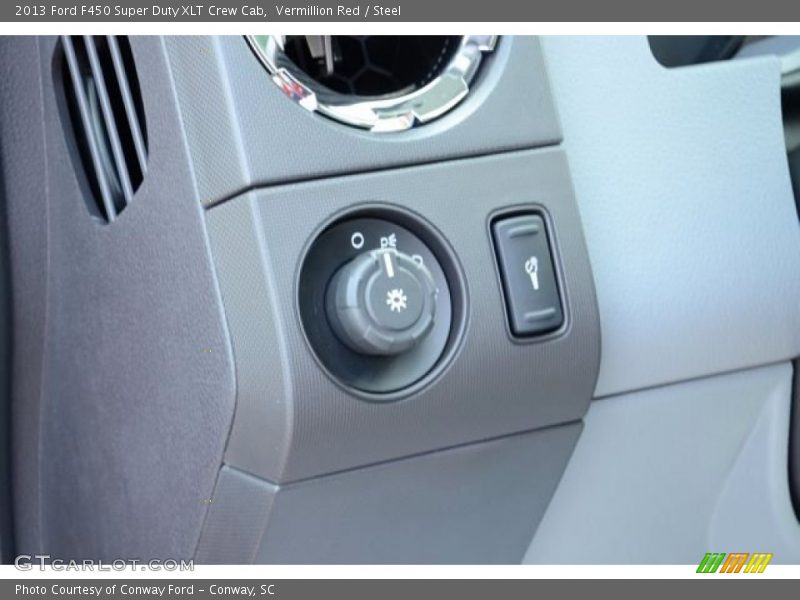 Controls of 2013 F450 Super Duty XLT Crew Cab