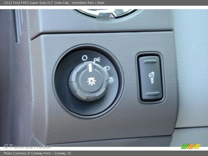 Controls of 2013 F450 Super Duty XLT Crew Cab