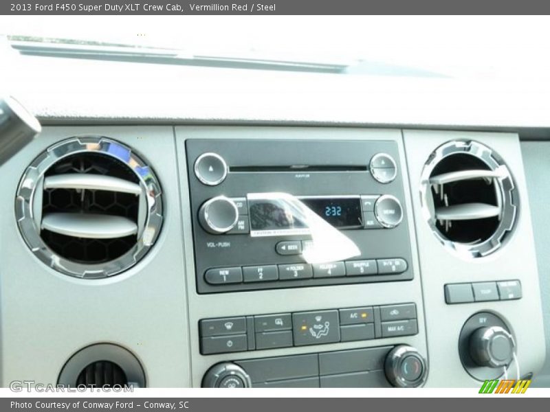 Controls of 2013 F450 Super Duty XLT Crew Cab