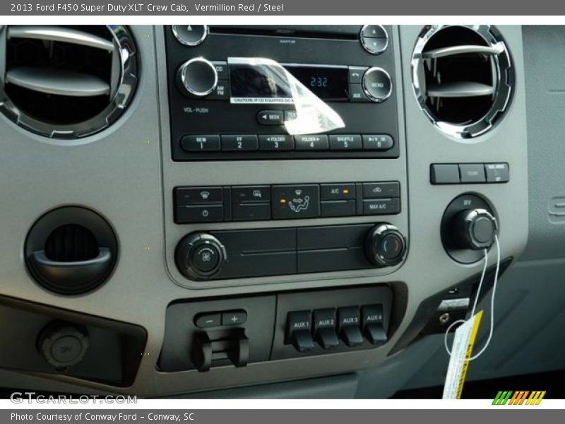 Controls of 2013 F450 Super Duty XLT Crew Cab