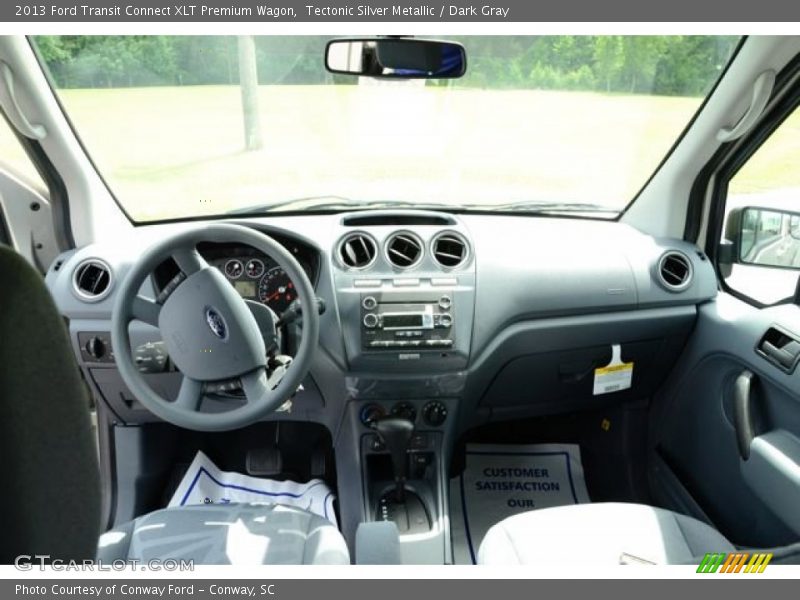 Dashboard of 2013 Transit Connect XLT Premium Wagon