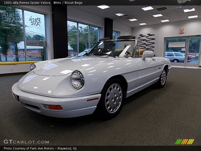 White / Biscuit Beige 1991 Alfa Romeo Spider Veloce