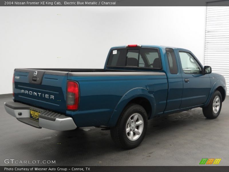 Electric Blue Metallic / Charcoal 2004 Nissan Frontier XE King Cab