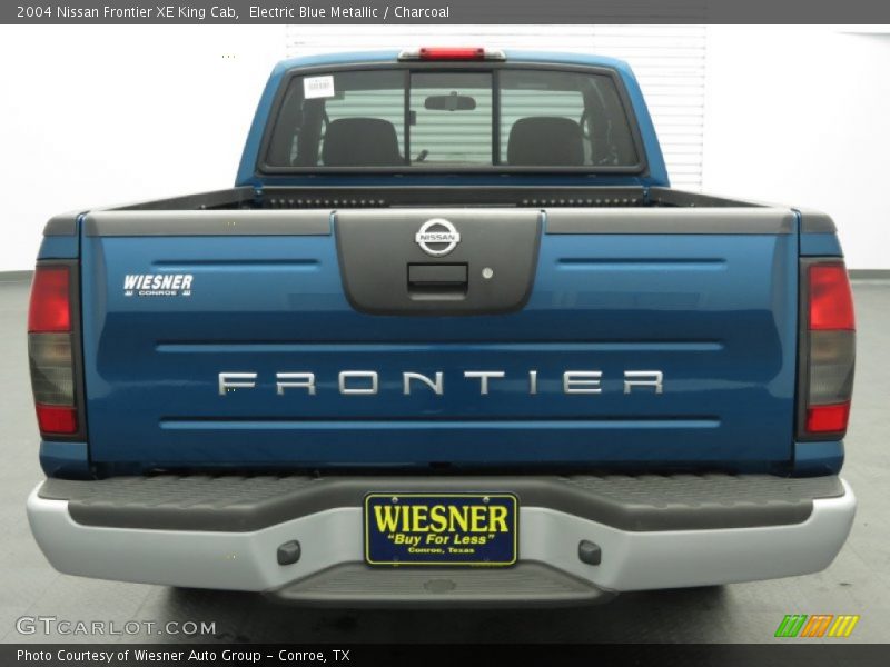 Electric Blue Metallic / Charcoal 2004 Nissan Frontier XE King Cab