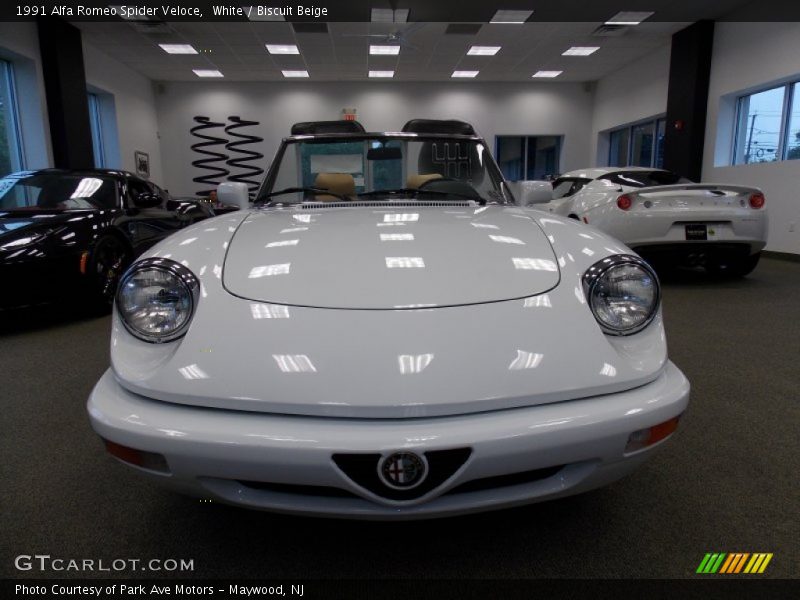 White / Biscuit Beige 1991 Alfa Romeo Spider Veloce