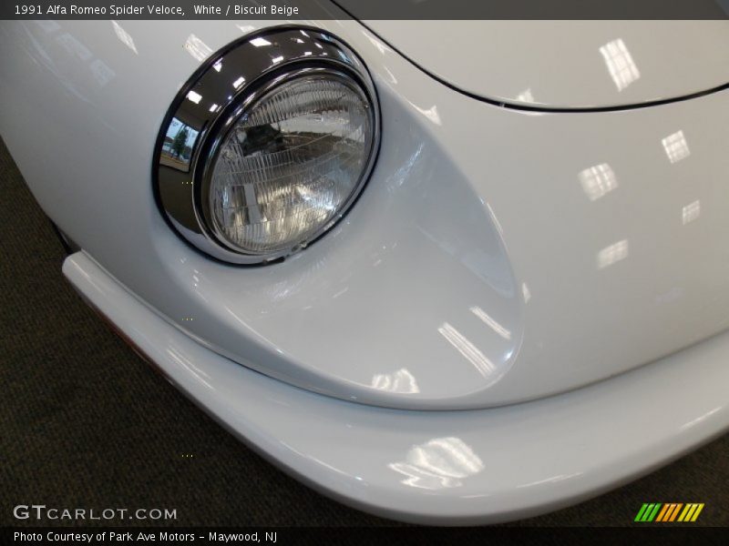 White / Biscuit Beige 1991 Alfa Romeo Spider Veloce