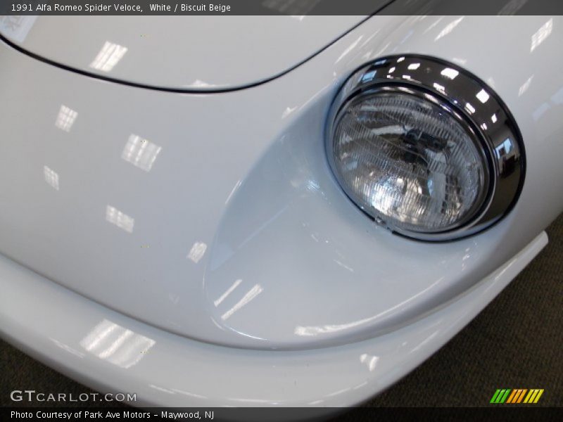 White / Biscuit Beige 1991 Alfa Romeo Spider Veloce