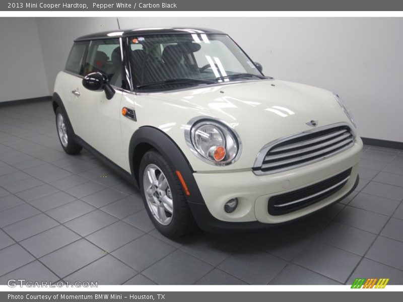 Pepper White / Carbon Black 2013 Mini Cooper Hardtop