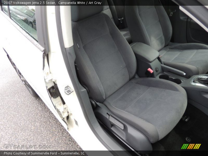 Front Seat of 2007 Jetta 2.5 Sedan