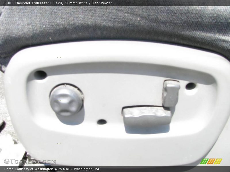 Summit White / Dark Pewter 2002 Chevrolet TrailBlazer LT 4x4