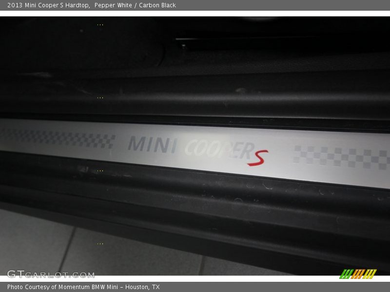 Pepper White / Carbon Black 2013 Mini Cooper S Hardtop